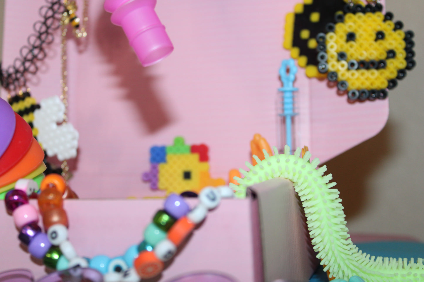 ✦ lil gremlin mystery box ✦