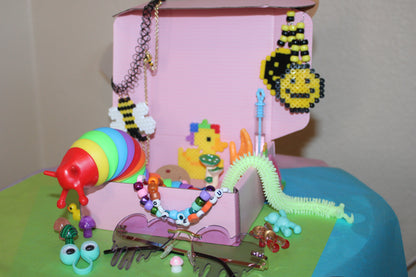 ✦ lil gremlin mystery box ✦